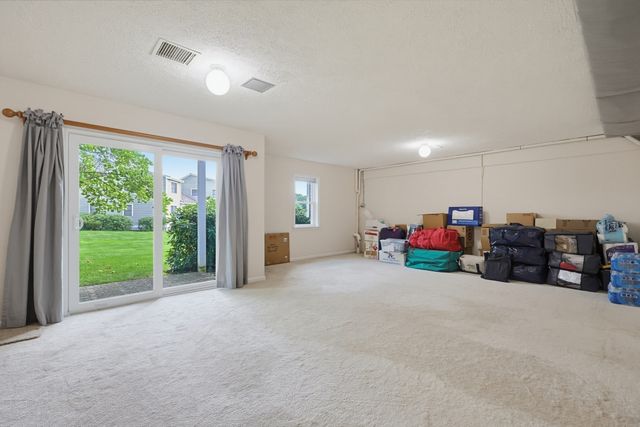 15 Kings Way 4, Waltham, MA 02451