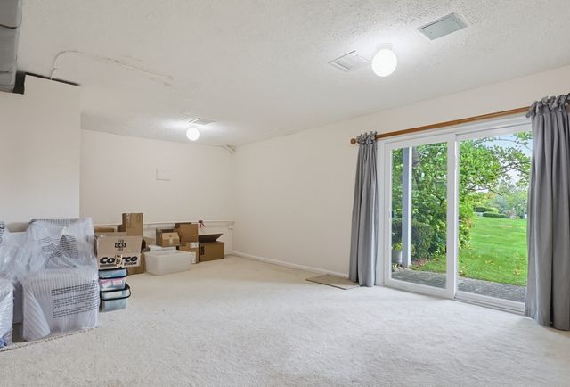 15 Kings Way 4, Waltham, MA 02451