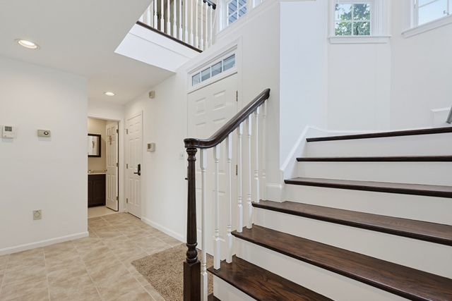 15 Kings Way 4, Waltham, MA 02451