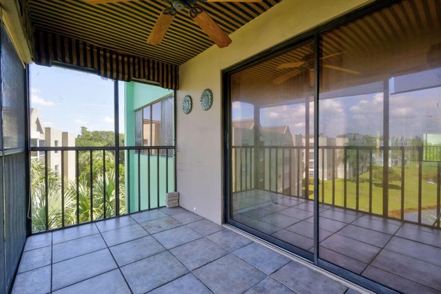 5884 Morningstar Circle 406, Delray Beach, FL 33484