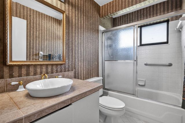 5884 Morningstar Circle 406, Delray Beach, FL 33484