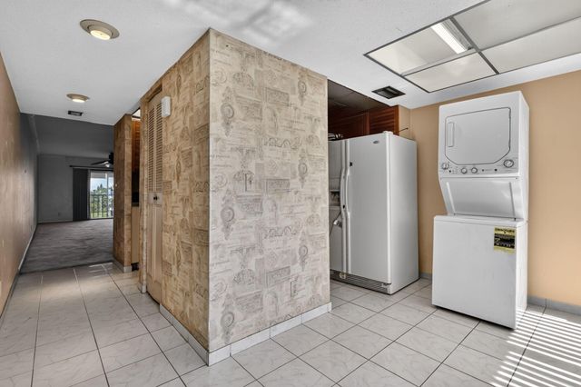 5884 Morningstar Circle 406, Delray Beach, FL 33484