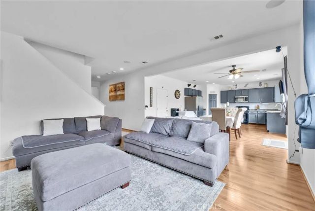 10916 Marygold, Corona, CA 92883