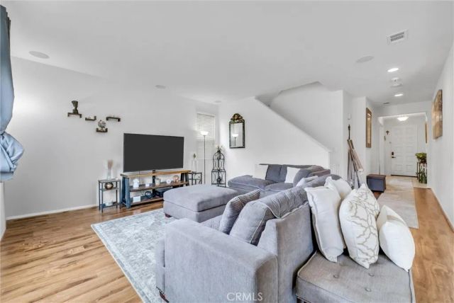 10916 Marygold, Corona, CA 92883