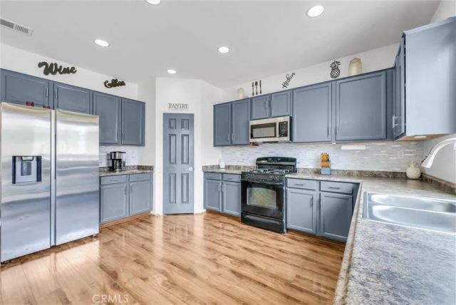 10916 Marygold, Corona, CA 92883