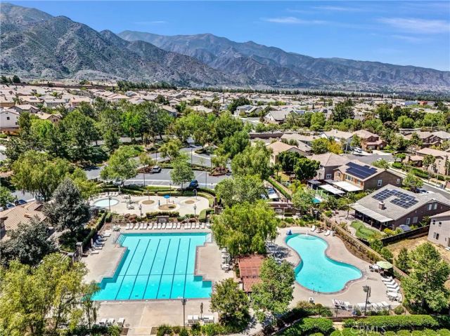 10916 Marygold, Corona, CA 92883