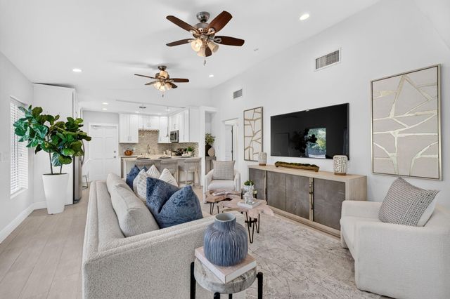 1318 SE 12TH Way, Fort Lauderdale, FL 33316