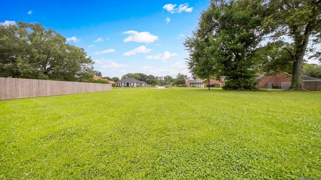 1805 E Carriage House Dr, Baton Rouge, LA 70815