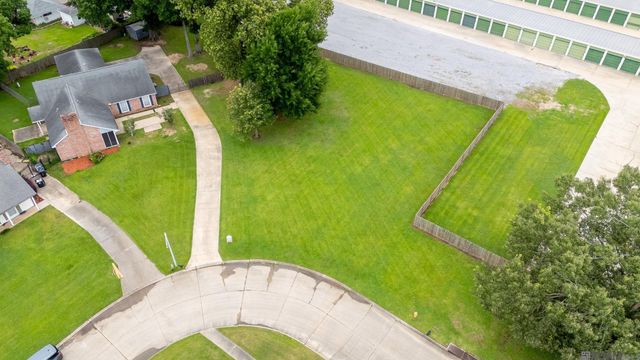 1805 E Carriage House Dr, Baton Rouge, LA 70815