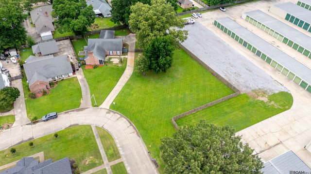1805 E Carriage House Dr, Baton Rouge, LA 70815