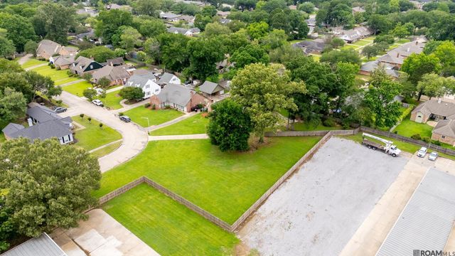1805 E Carriage House Dr, Baton Rouge, LA 70815
