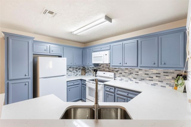 207 Foster Street, Tomball, TX 77375