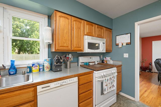 1704 East Latoka Street, Springfield, MO 65804