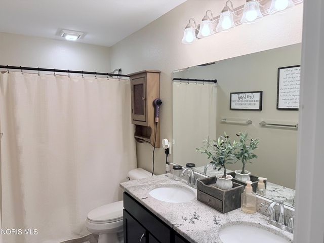 2861 Woods Edge Road, Perrysburg, OH 43551