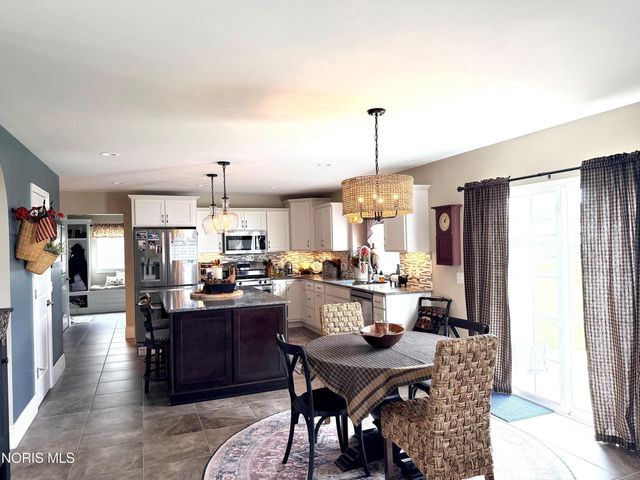 2861 Woods Edge Road, Perrysburg, OH 43551