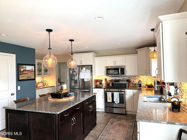 2861 Woods Edge Road, Perrysburg, OH 43551