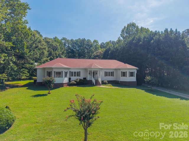 1673 Forest Ridge Drive, Stanley, NC 28164