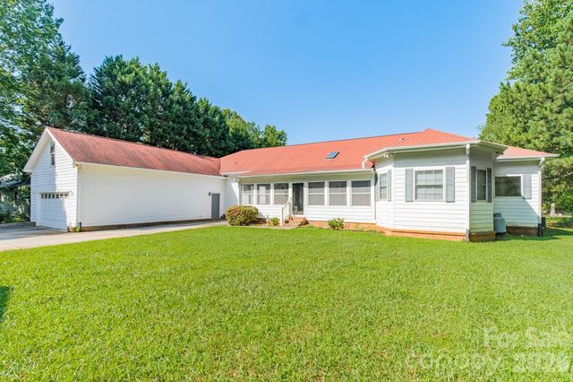 1673 Forest Ridge Drive, Stanley, NC 28164