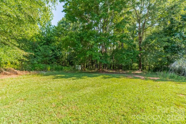 1673 Forest Ridge Drive, Stanley, NC 28164