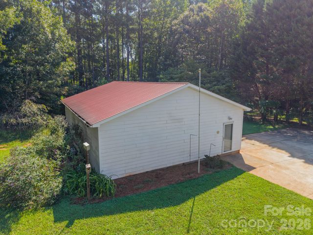 1673 Forest Ridge Drive, Stanley, NC 28164