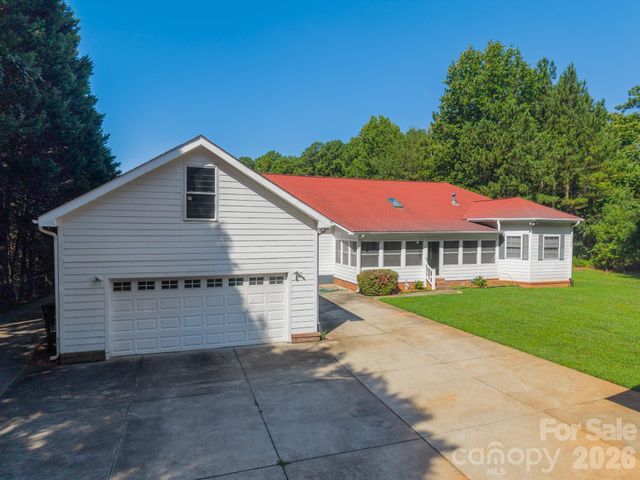 1673 Forest Ridge Drive, Stanley, NC 28164