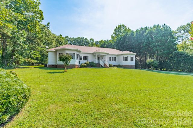 1673 Forest Ridge Drive, Stanley, NC 28164