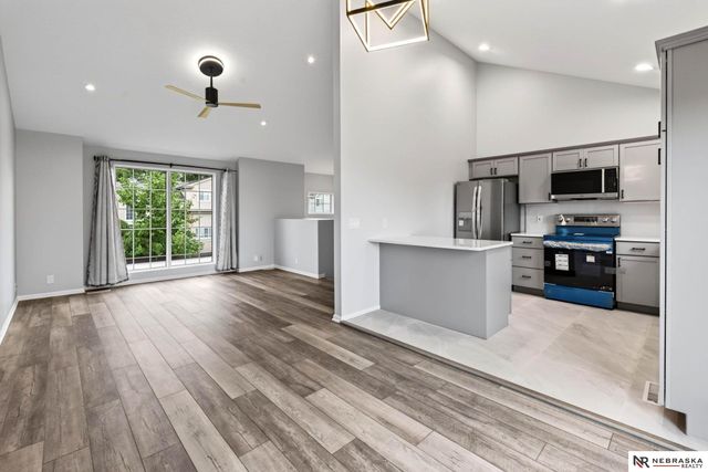 11805 Mary Street, Omaha, NE 68164
