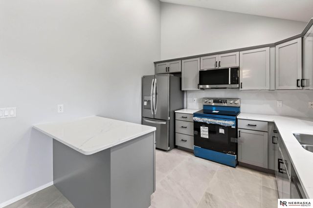11805 Mary Street, Omaha, NE 68164