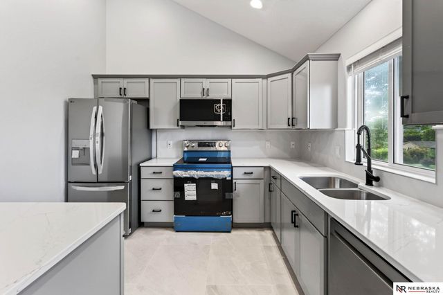 11805 Mary Street, Omaha, NE 68164