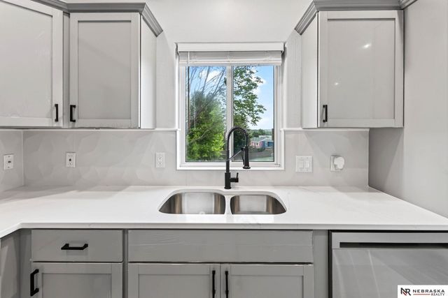 11805 Mary Street, Omaha, NE 68164