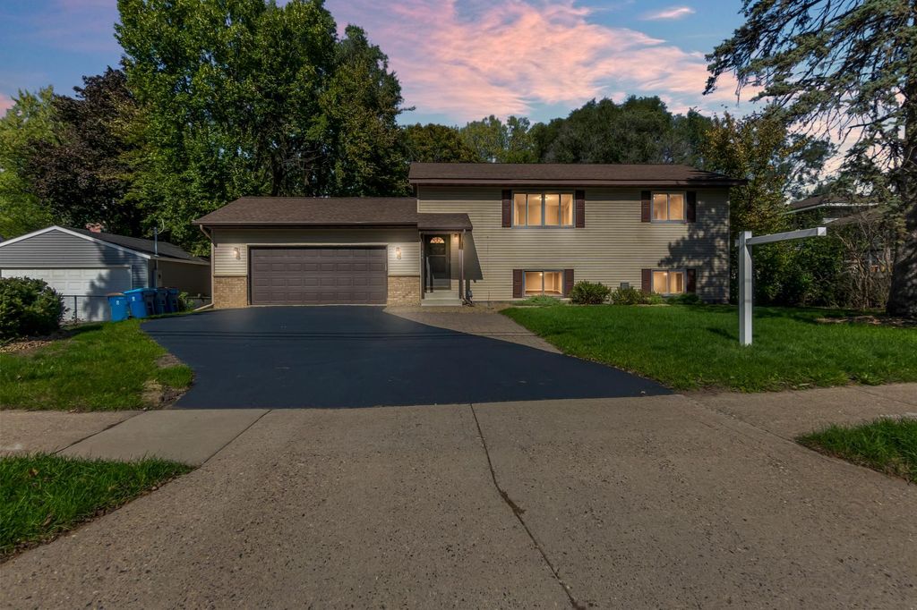 308 W 102nd Street, Bloomington, MN 55420 — photo 4