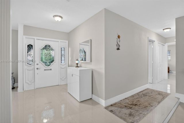 7141 SW 7th St, Plantation, FL 33317