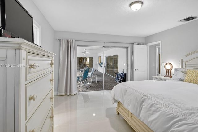 7141 SW 7th St, Plantation, FL 33317