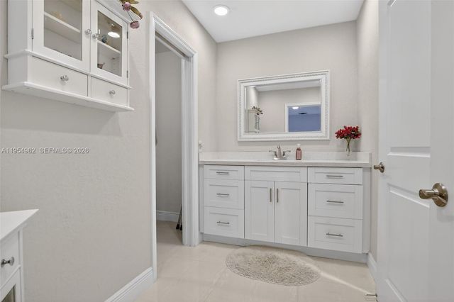 7141 SW 7th St, Plantation, FL 33317