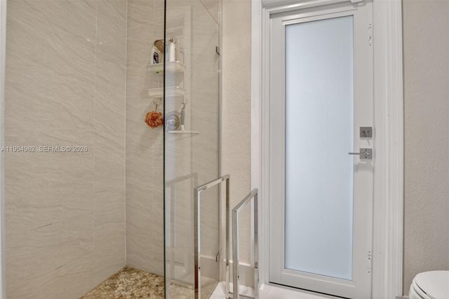 7141 SW 7th St, Plantation, FL 33317