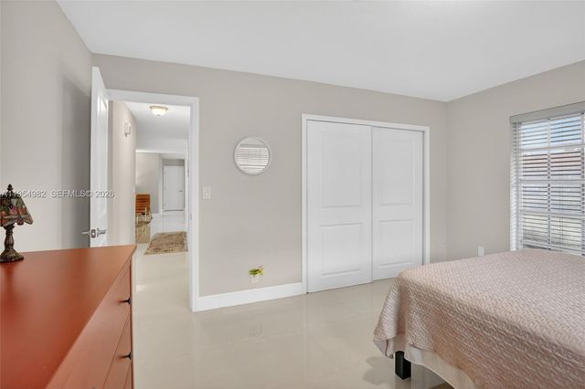 7141 SW 7th St, Plantation, FL 33317