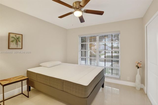 7141 SW 7th St, Plantation, FL 33317