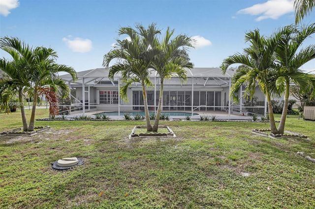 7141 SW 7th St, Plantation, FL 33317