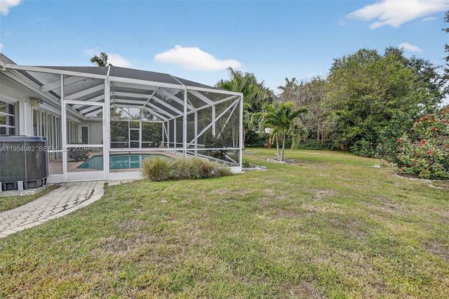 7141 SW 7th St, Plantation, FL 33317