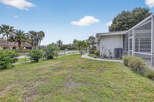 7141 SW 7th St, Plantation, FL 33317