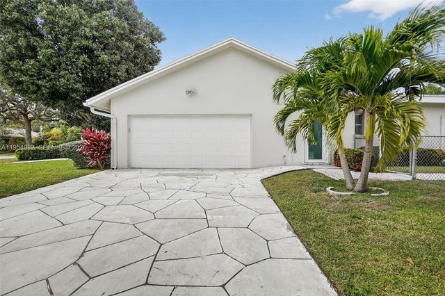 7141 SW 7th St, Plantation, FL 33317