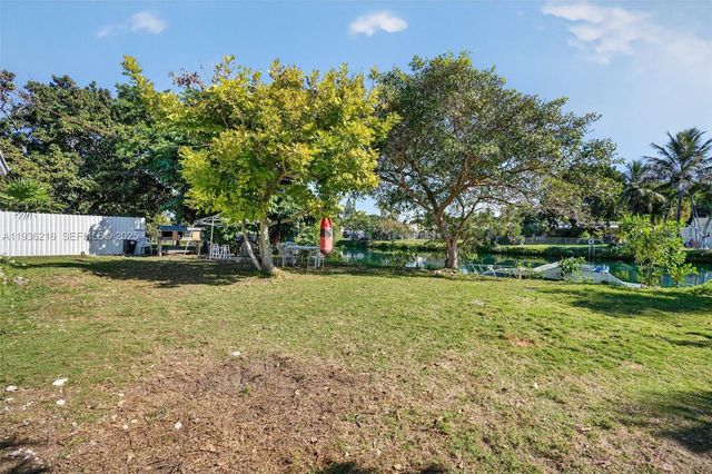 19641 Sterling Dr, Cutler Bay, FL 33157