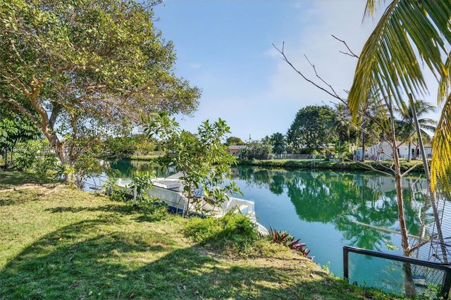 19641 Sterling Dr, Cutler Bay, FL 33157