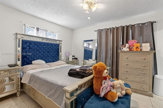 19641 Sterling Dr, Cutler Bay, FL 33157