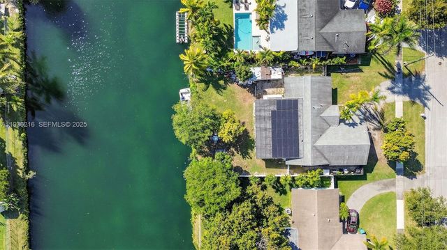 19641 Sterling Dr, Cutler Bay, FL 33157