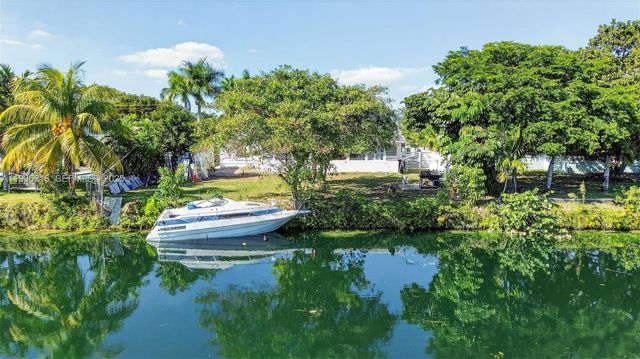 19641 Sterling Dr, Cutler Bay, FL 33157