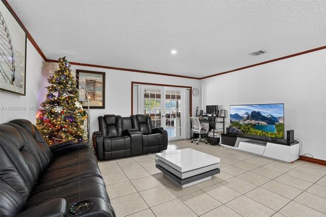 19641 Sterling Dr, Cutler Bay, FL 33157