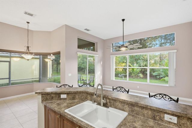 665 SW Lake Charles Circle, Port Saint Lucie, FL 34986