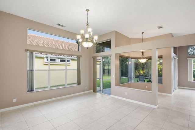 665 SW Lake Charles Circle, Port Saint Lucie, FL 34986