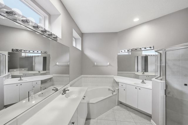 665 SW Lake Charles Circle, Port Saint Lucie, FL 34986